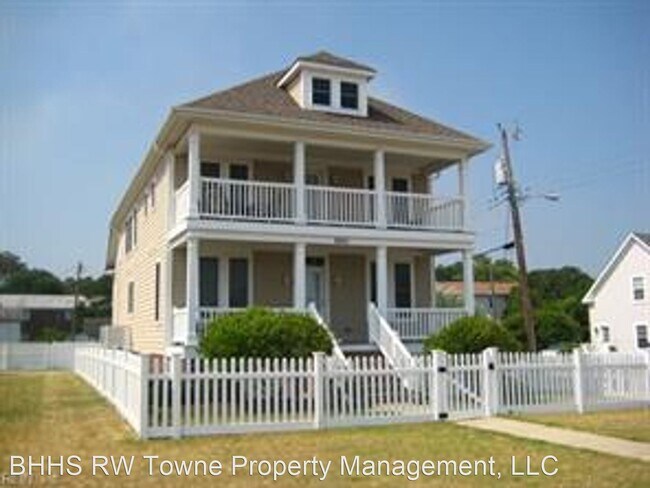 Building Photo - 4 br, 3.5 bath House - 2901 E. Ocean View ...