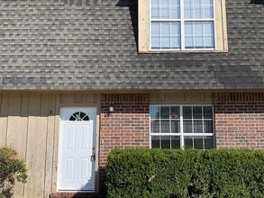 Building Photo - 48 Wilma Ave