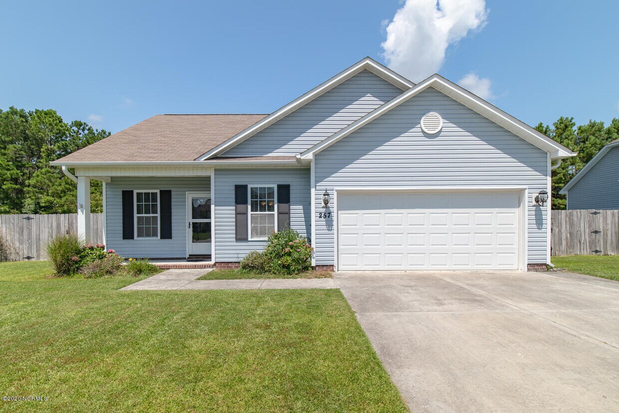 257 Channel Marker Loop, Swansboro, NC 28584 House for Rent in Swansboro, NC