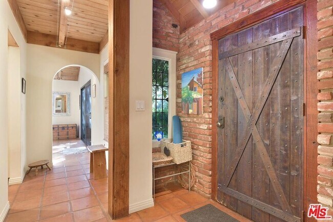 Foto del edificio - 1441 Bonnell Dr