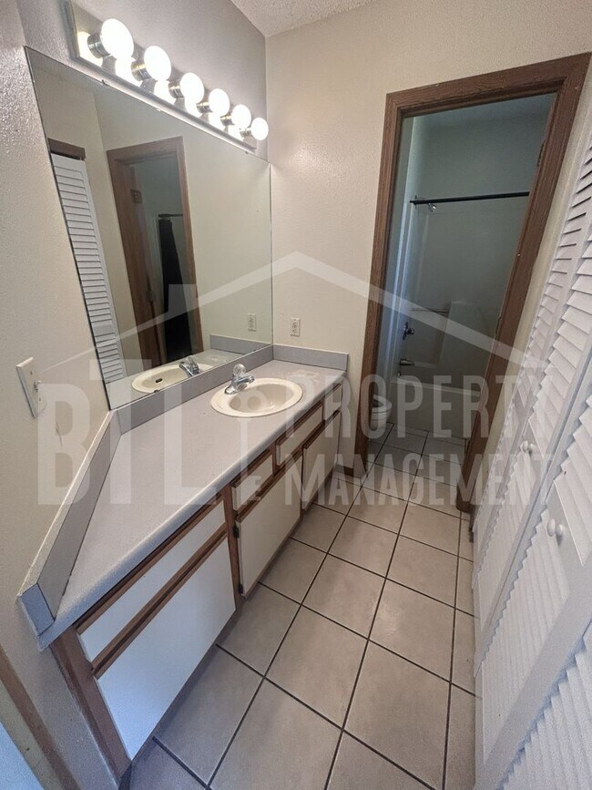 Foto del edificio - 5 Memory Ln