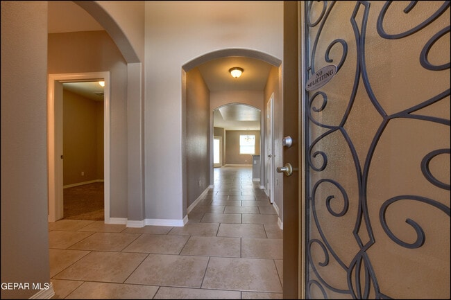 Building Photo - 6560 Westfield Dr