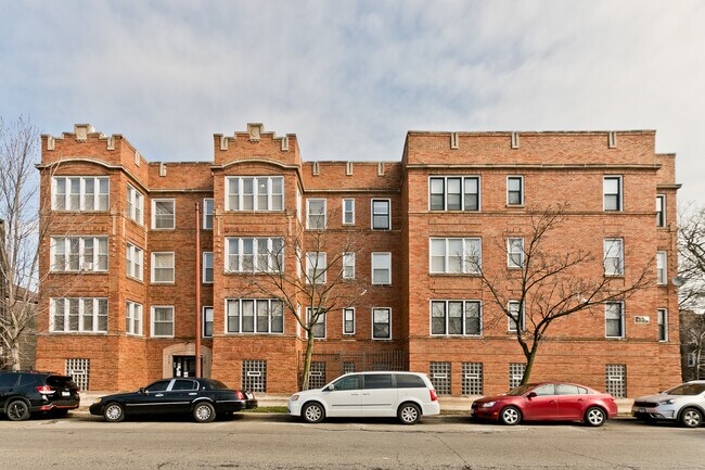 Building Photo - 2120 E 73rd St