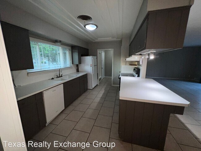 Foto del edificio - 3 br, 2 bath House - 4417 Hamlin Dr.