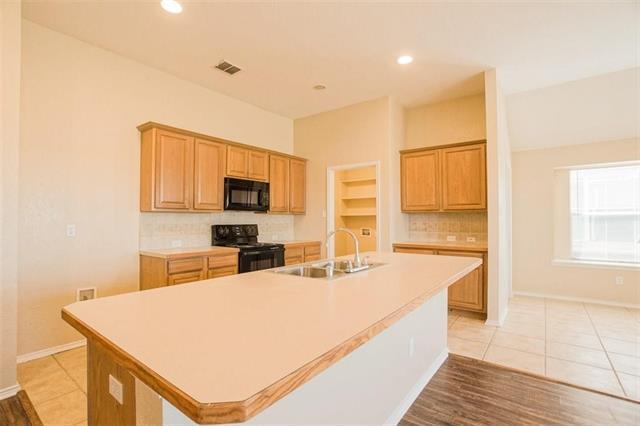 Building Photo - 2130 Bluebell Dr