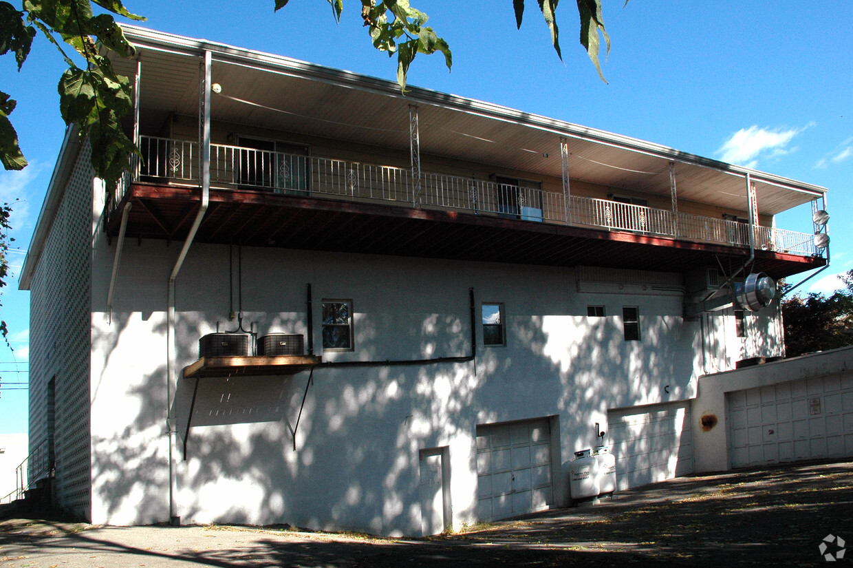 Building Photo - 163-171 Susquehanna Ave