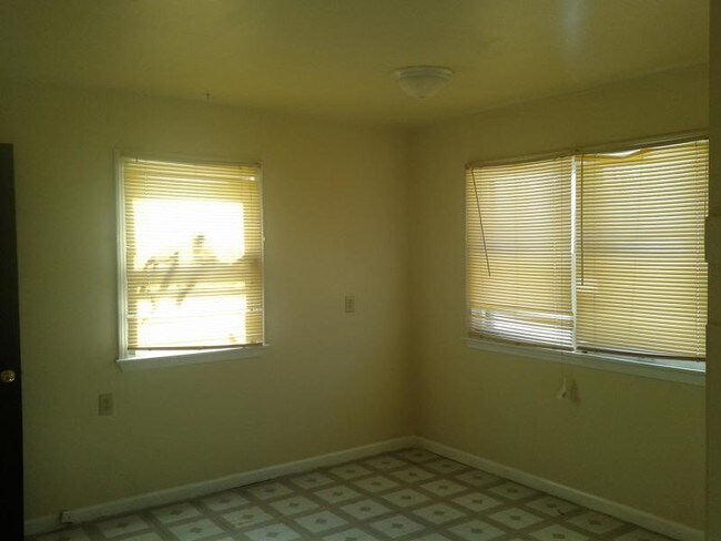 Building Photo - 621 Colfax St