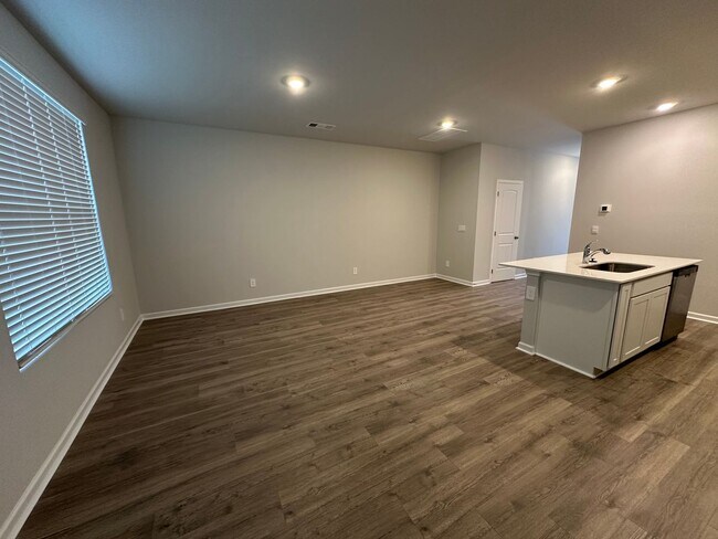 Building Photo - Brand New Build 3 Bed 2.5 Bath Townhome In...