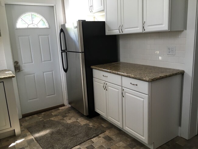 Kitchen - 1000 S 6th St