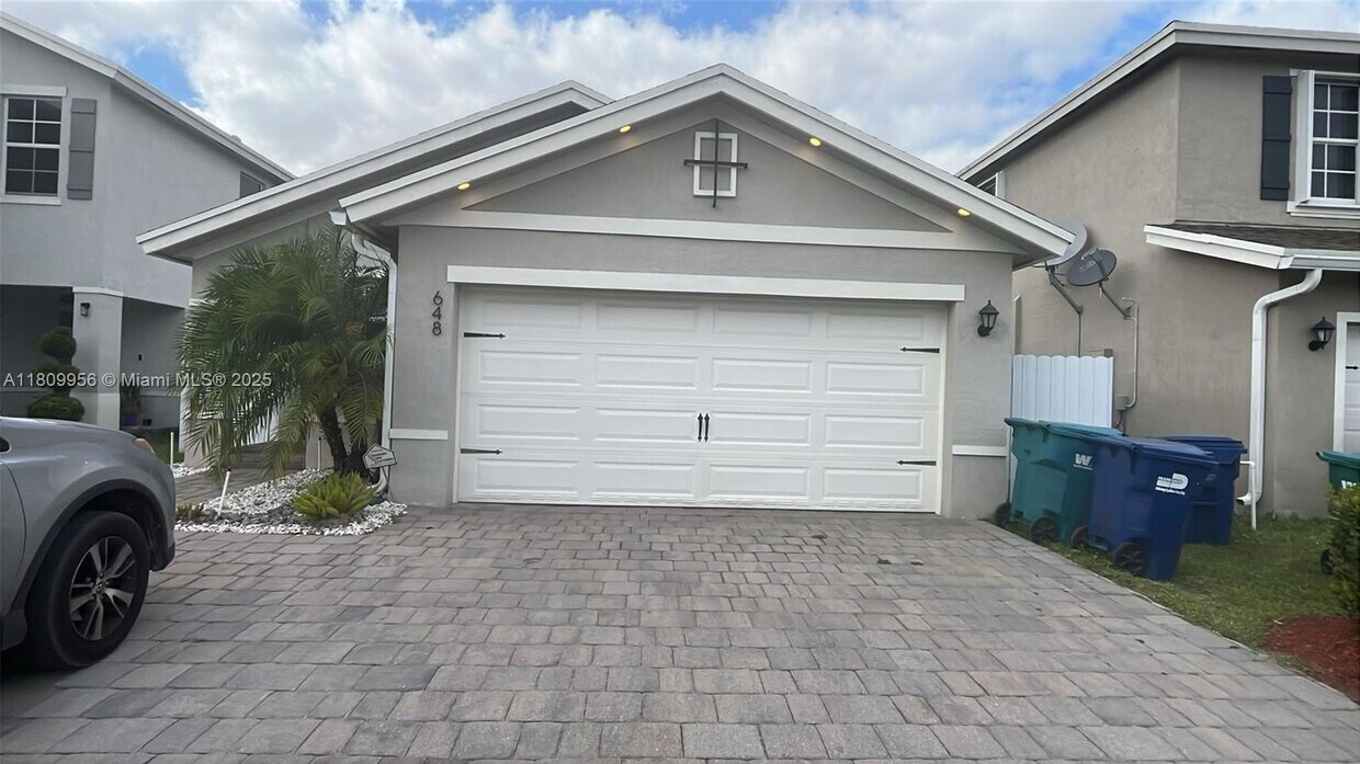 Foto principal - 648 NE 5th Way