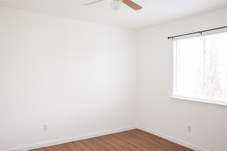 Building Photo - 8910 Sage Pl Dr