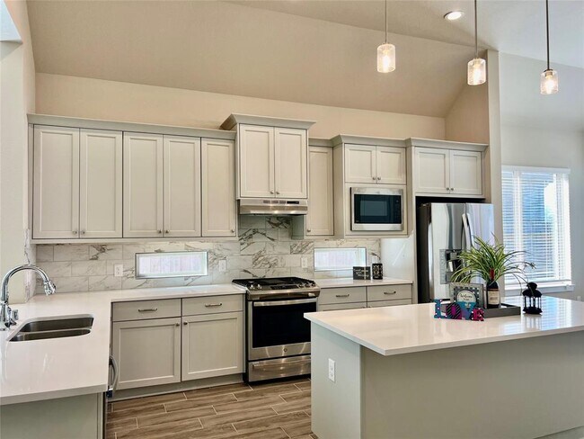 Building Photo - 8723 Fox Trail Dr