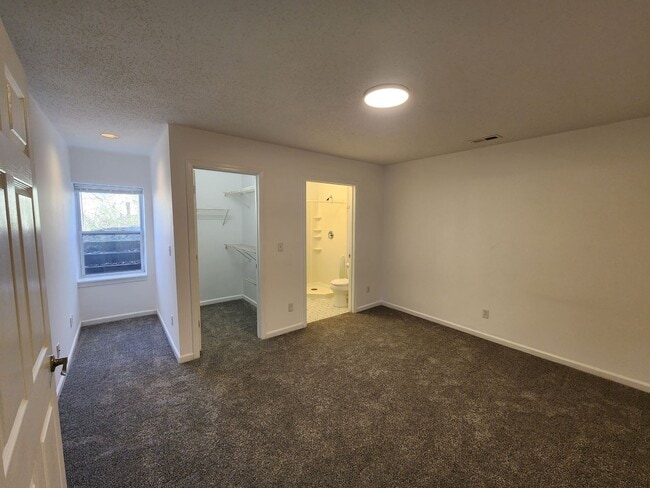 Building Photo - 30 Robinson Cove Rd