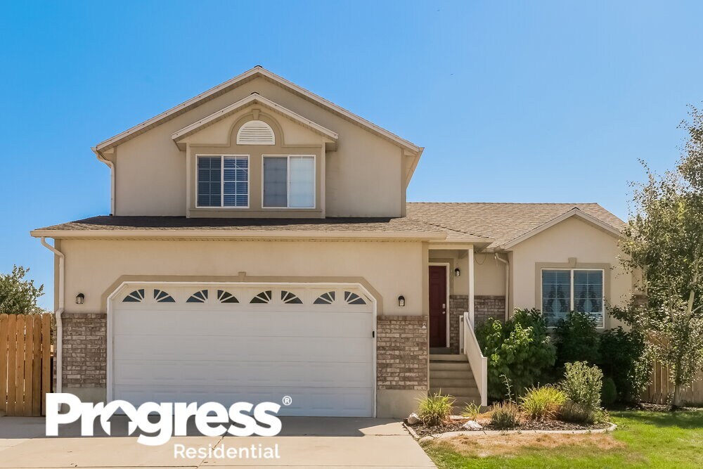 1652 N 2275 W, Clinton, UT 84015 House for Rent in Clinton, UT