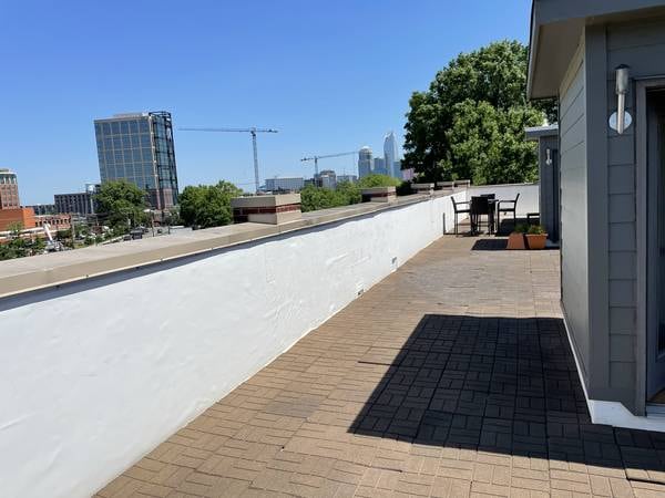 Building Photo - 2133 Southend Dr