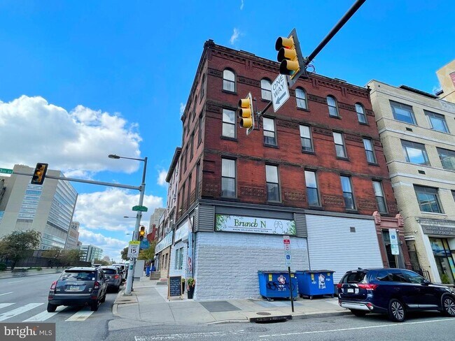 Foto del edificio - 1301-3 Vine St
