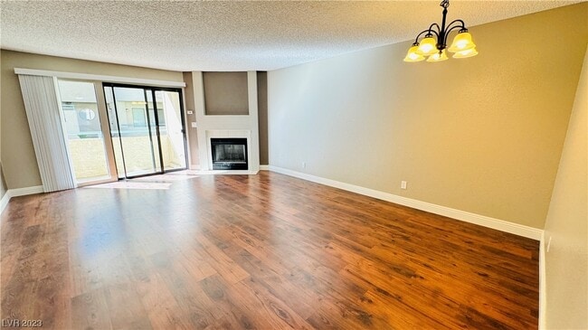 Building Photo - 930 N Sloan Ln