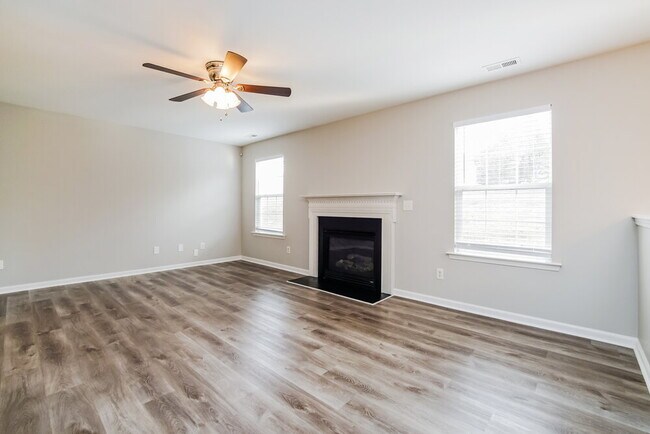 Foto del edificio - 4009 Laurel Glen Dr