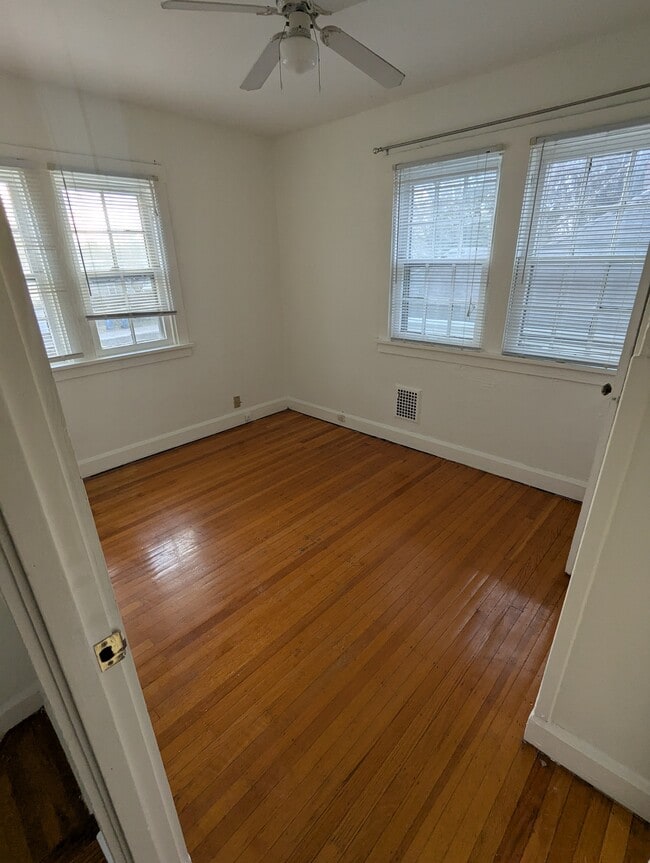 Building Photo - 5161 N Park Ave