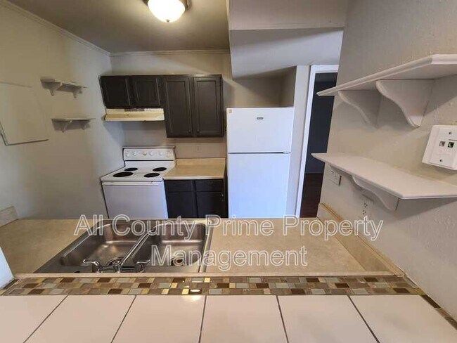 Foto del edificio - 500 Austin Rd