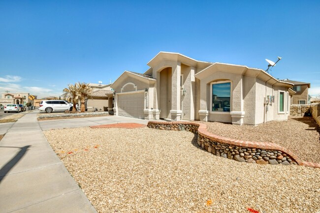 Building Photo - 12920 Hidden Grove Dr