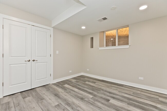 Foto del edificio - 5849 N Virginia Ave