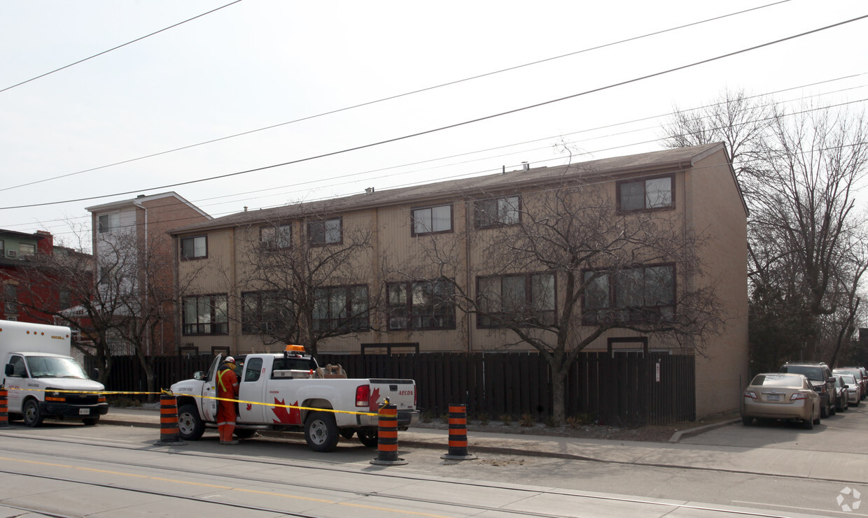 Primary Photo - 1209 Queen St E