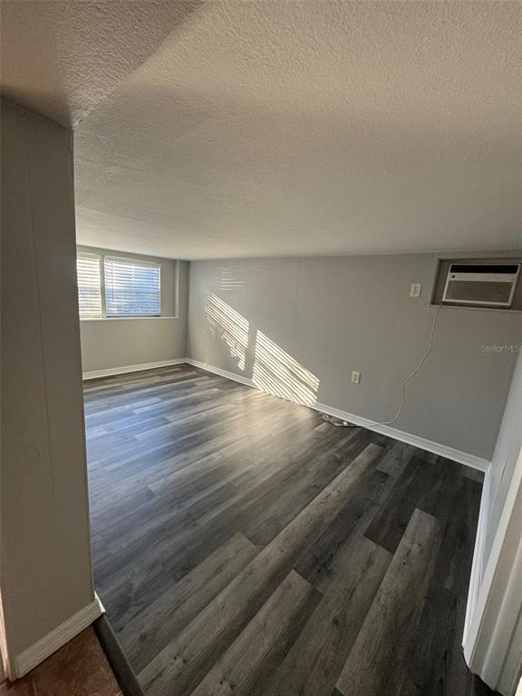 Building Photo - 3107 S Crystal Lake Dr