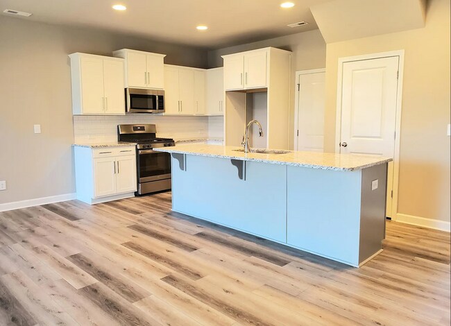 Foto del edificio - 212 Peach Orchard Ct