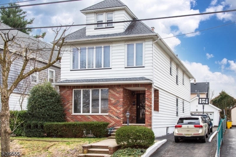 Photo - 31 Dawson Ave-