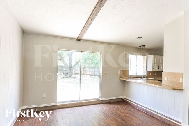Foto del edificio - 2110 Richbrook Dr