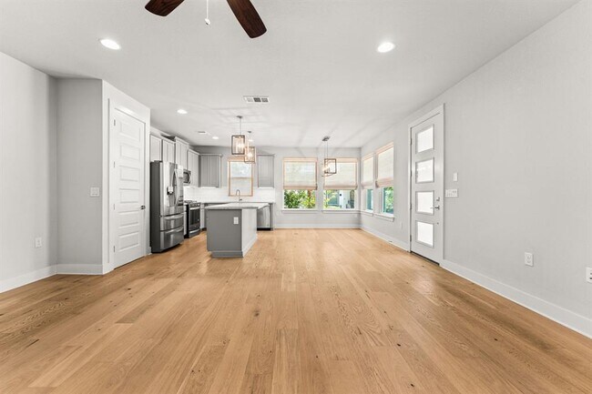 Building Photo - 232 Lessin Ln