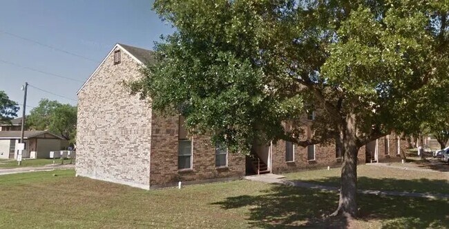 Foto del edificio - 2200 N Adams St