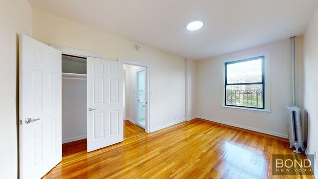 Building Photo - 620 W 171st St