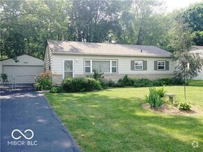 Building Photo - 818 E Auman Dr