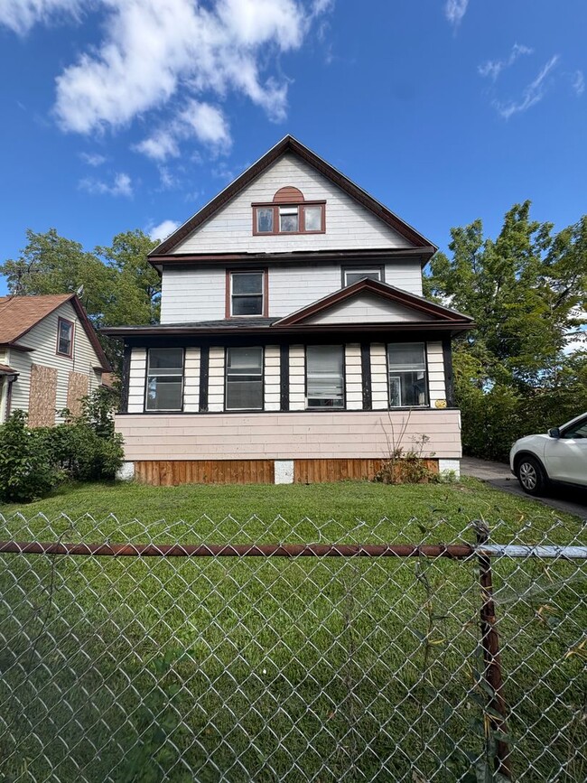 Building Photo - 354 Ave D
