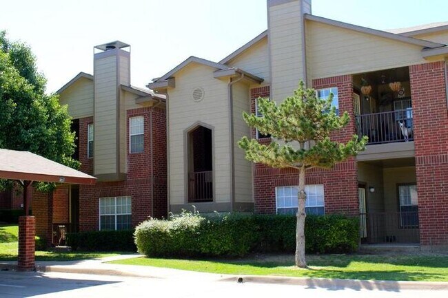 Foto del edificio - 8359 N Harwood Rd