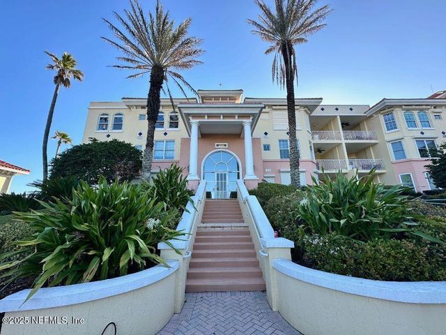 Front Entrance - 120 S Serenata Dr