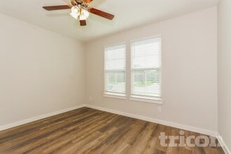 Interior Photo - Tricon Trinity Falls