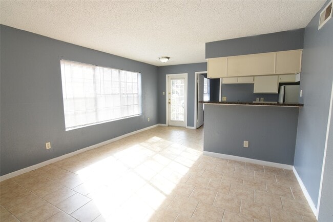 Foto del edificio - 2750 Holly Hall St