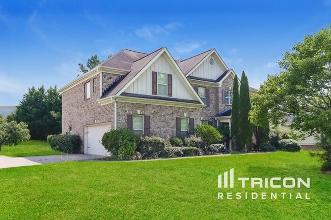 Building Photo - 2015 Hydrangea Ln