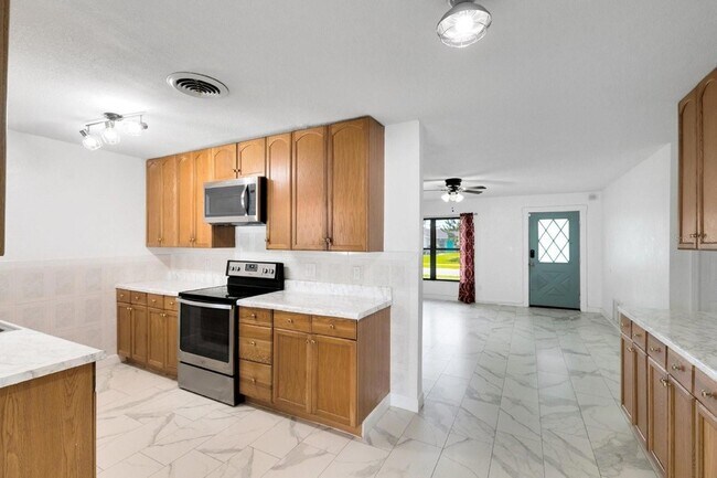 Foto del edificio - 10625 Bresslyn Blvd
