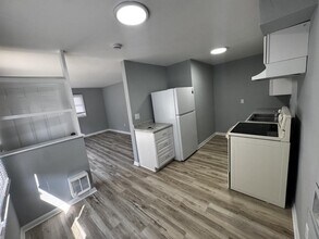 Building Photo - 2085 Cosmos Dr