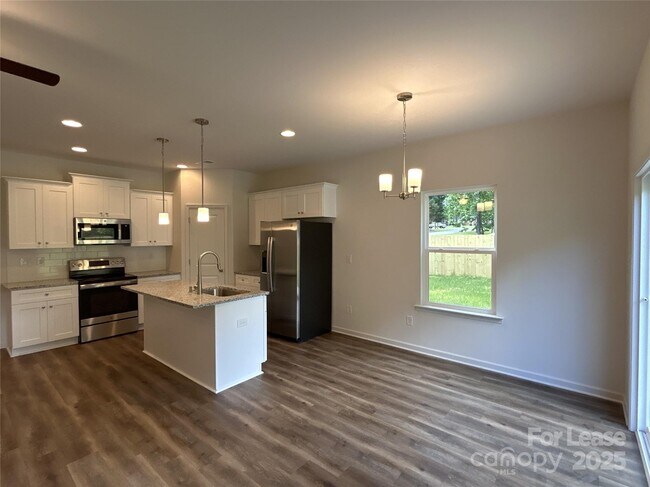 Building Photo - 6305 Lake Dr