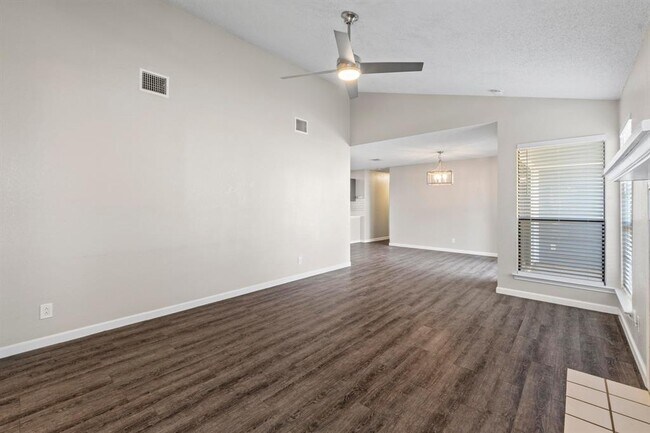 Foto del edificio - 707 Brookside Pass