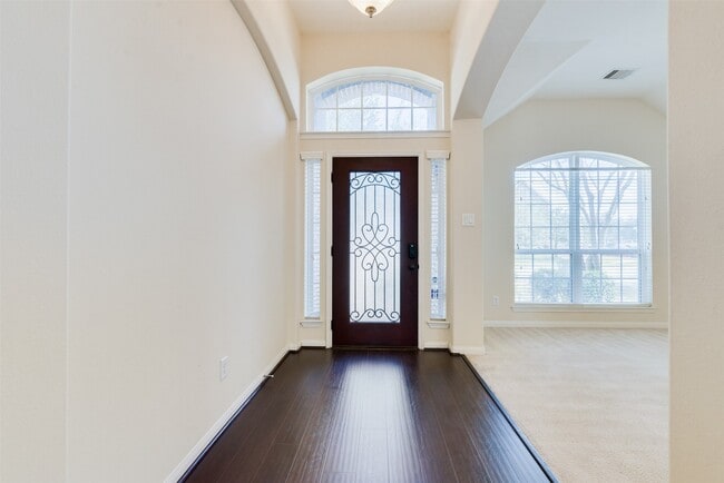 Building Photo - 2706 Night Song Dr