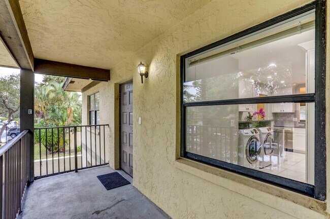 Building Photo - 3011 SW 21st Terrace