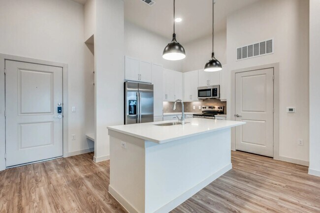 Foto del edificio - 624 N Lancaster Ave