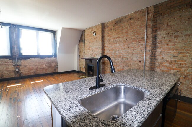 Foto del edificio - 2611 Short Vine St