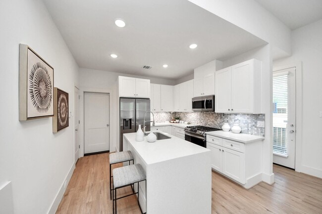 Foto del edificio - 1047 Glenn Ave